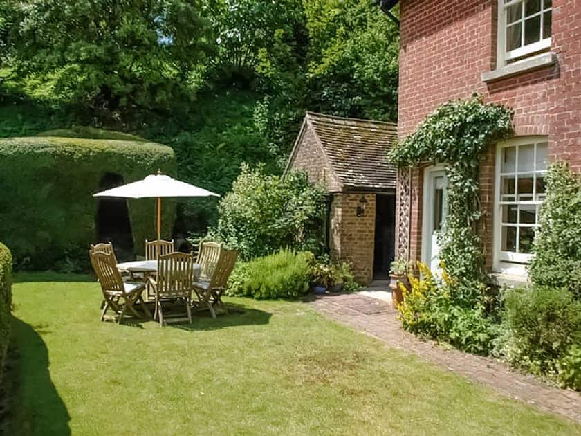 Warre Cottage, Burpham