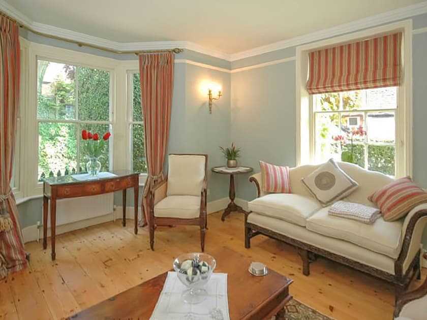 Warre Cottage, Burpham