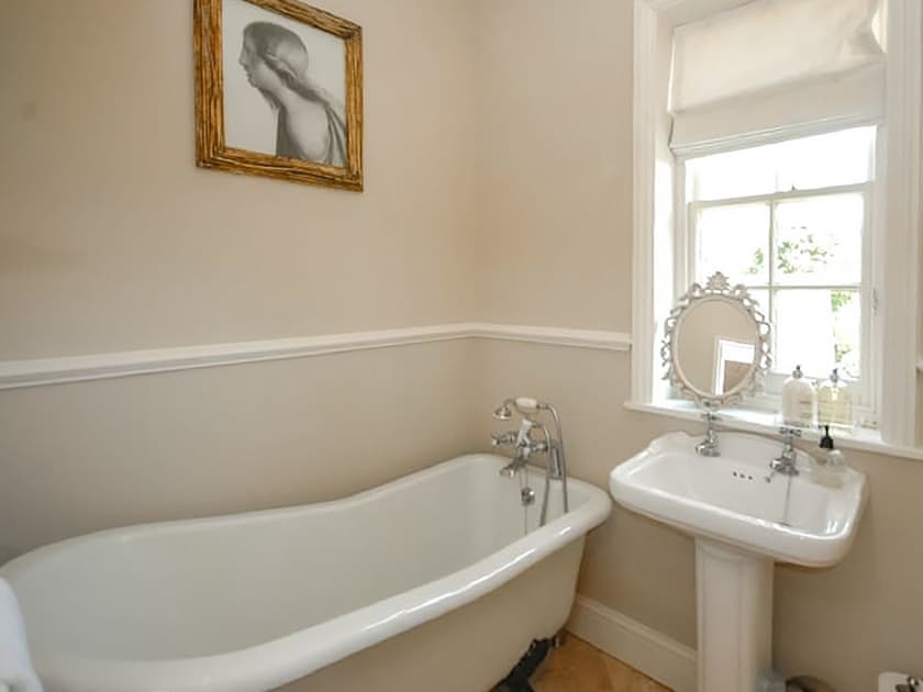 Warre Cottage, Burpham