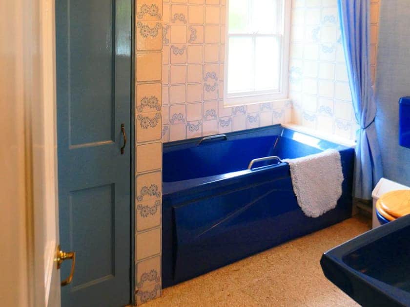 Bathroom | Bridge Cottage, Lockerbie