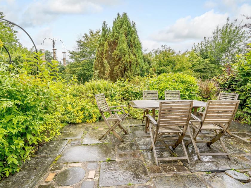Sitting-out-area | Jasmine Cottage - Wellstone Cottages, Llanfyrnach