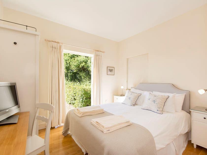 Double bedroom | Graham Cottage - Nene Valley Cottages, Clopton, near Kettering