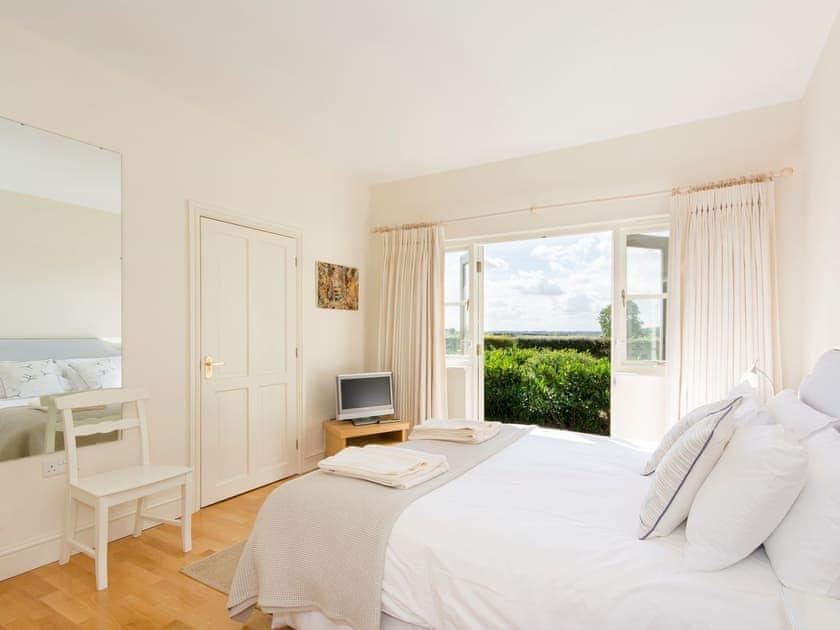 Double bedroom | Graham Cottage - Nene Valley Cottages, Clopton, near Kettering