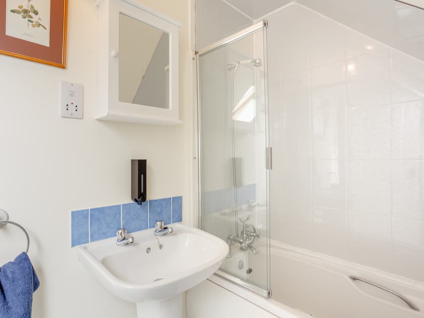 Bathroom | Caldon Cottage, Cromarty