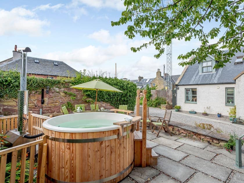 Hot tub | Caldon Cottage, Cromarty