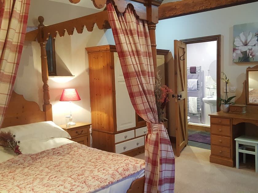 Kingsize Four Poster bedroom with en suite  | Lily Rose Cottage, Gilsland, near Brampton