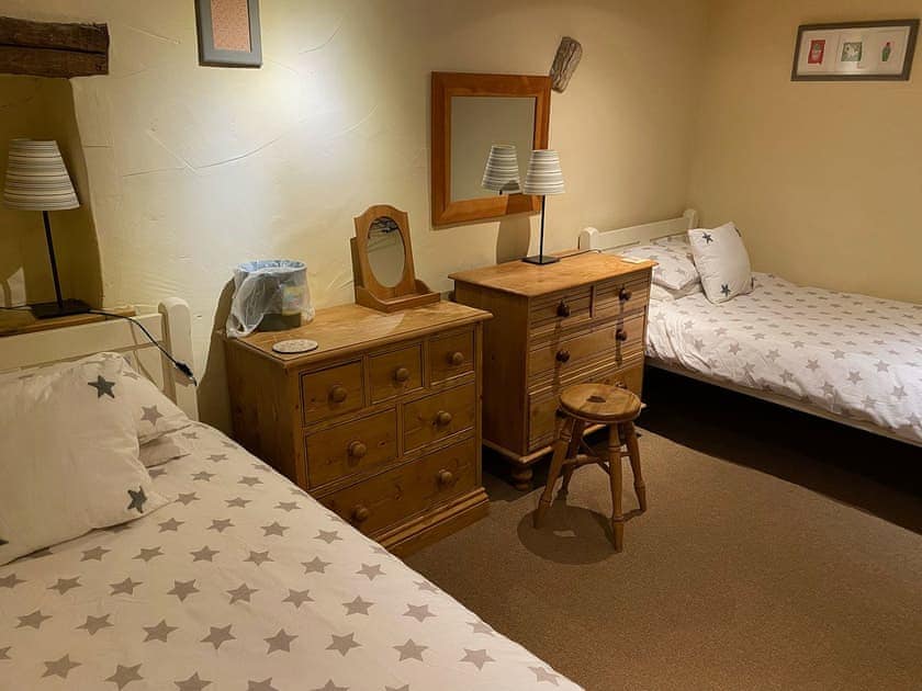 Twin bedroom | Finkle Barn, Great Fryupdale