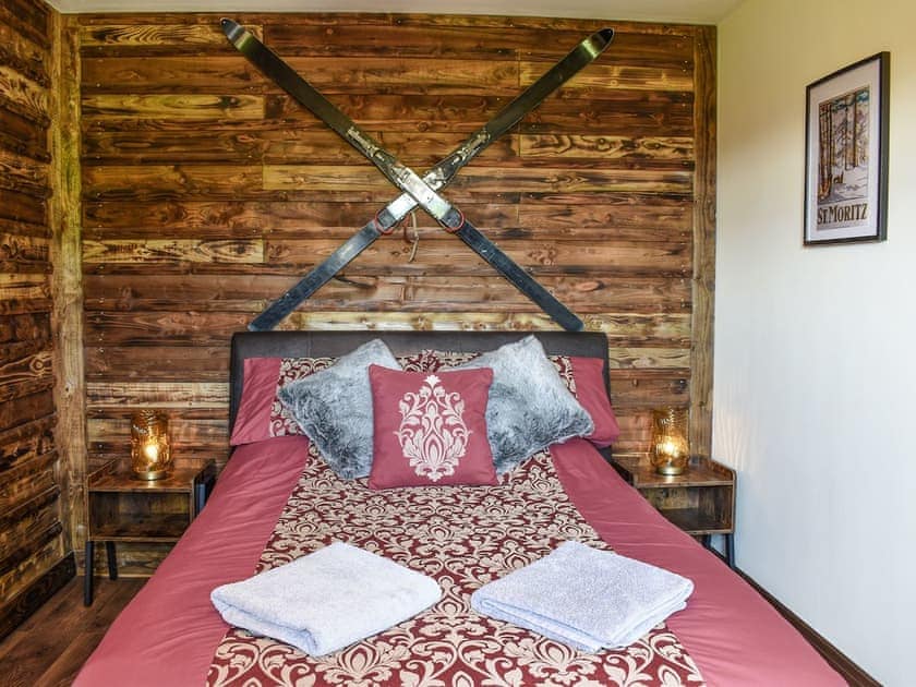 Double bedroom | Chalet Du Lac, Rudyard Lake
