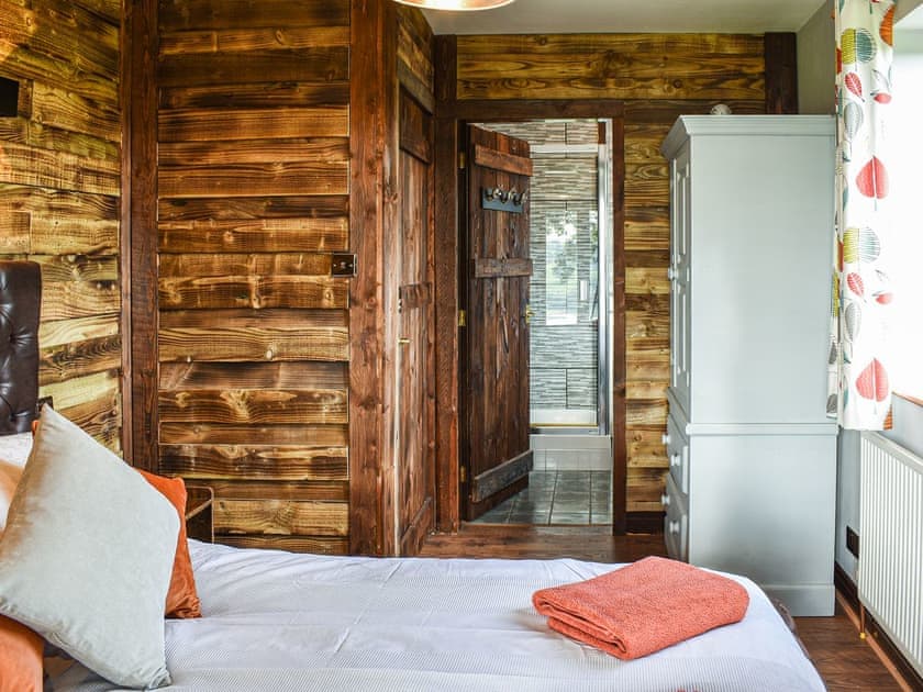 Double bedroom | Chalet Du Lac, Rudyard Lake