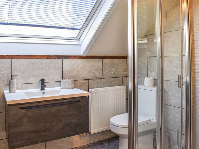 Shower room | Chalet Du Lac, Rudyard Lake