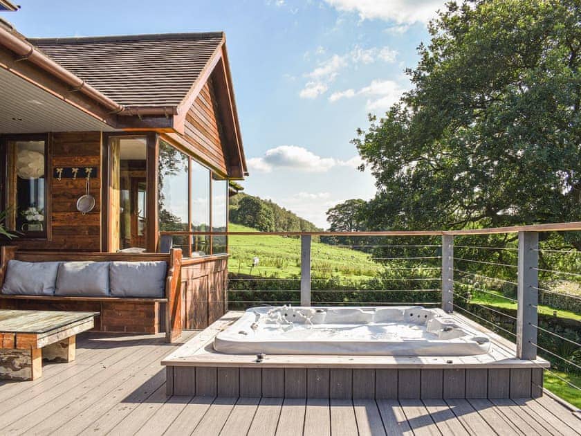 Hot tub | Chalet Du Lac, Rudyard Lake