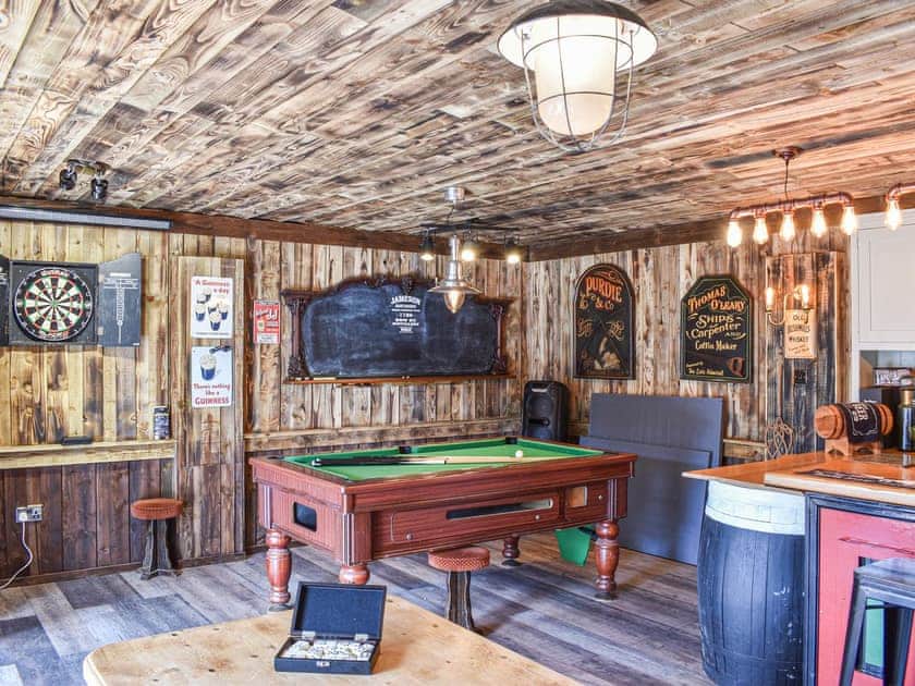 Onsite pub  | Chalet Du Lac, Rudyard Lake