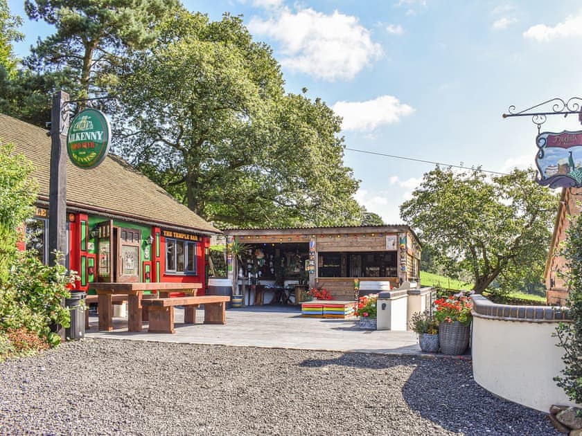 Onsite pub  | Chalet Du Lac, Rudyard Lake