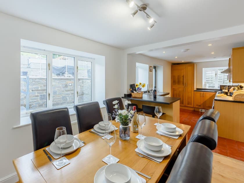 Dining Area | Islwyn, Aberaeron