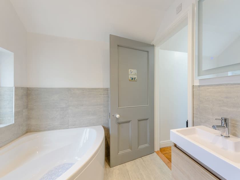 Bathroom | Islwyn, Aberaeron