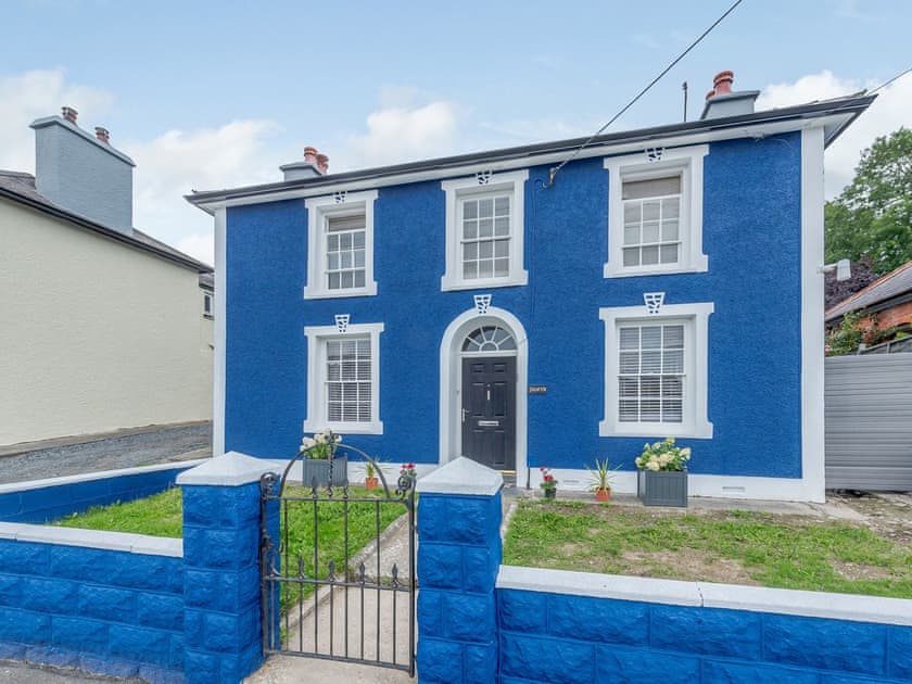 Exterior | Islwyn, Aberaeron