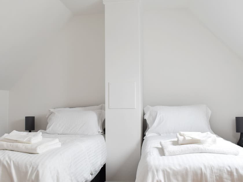Roe Cottage - White Hart Cottages, Hadleigh
