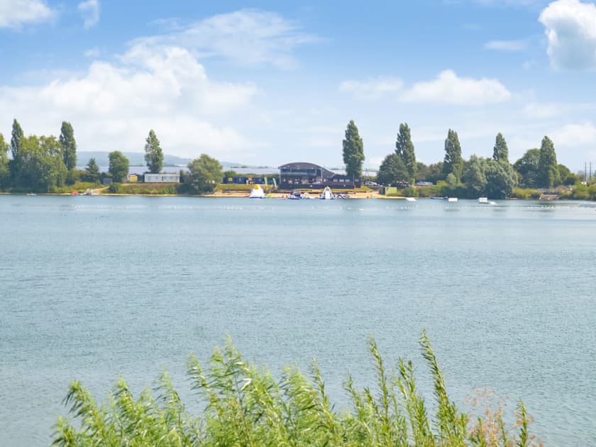 Premium Lake Lodge, Chichester