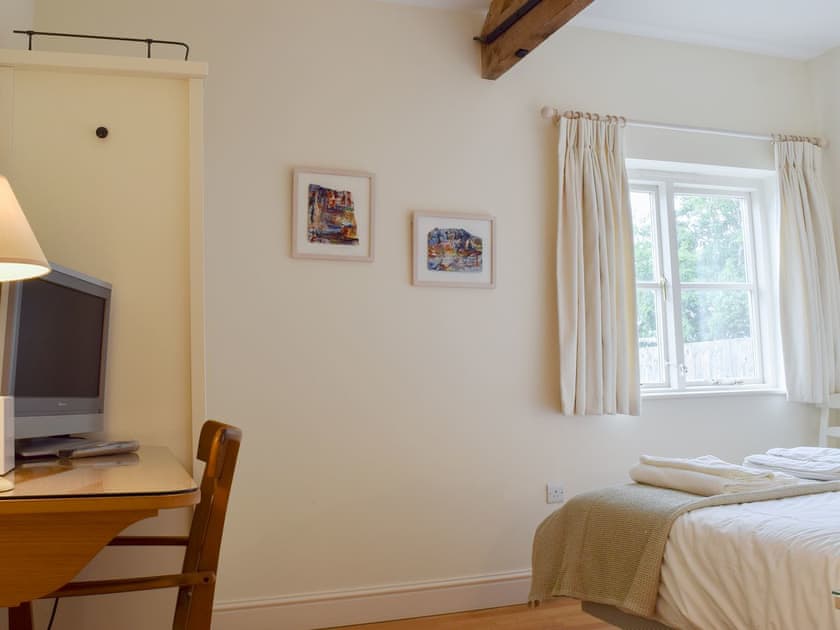 Double bedroom | Alice Cottage - Nene Valley Cottages, Clopton, near Kettering