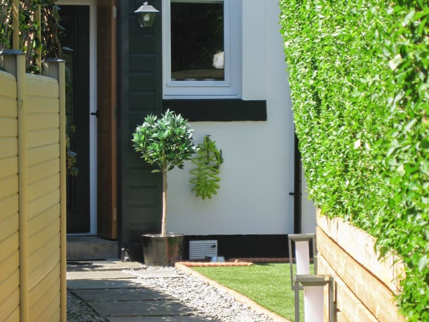 Outdoor area | Ivy Cottage, Dunoon