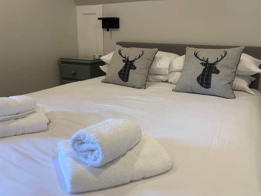 Double bedroom | Bach - Puffin, Oban