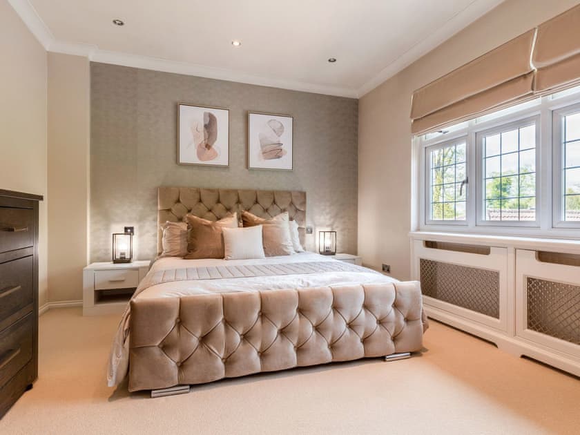 Double bedroom | The Villa Mansion, Potters Barr