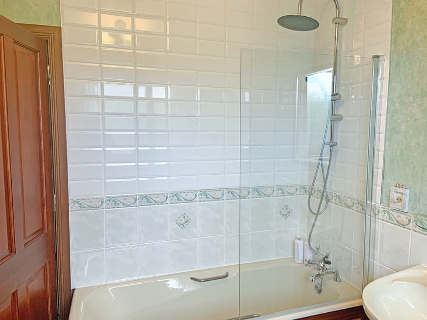 Bathroom | Sauchenshaw Cottage, Stonehaven
