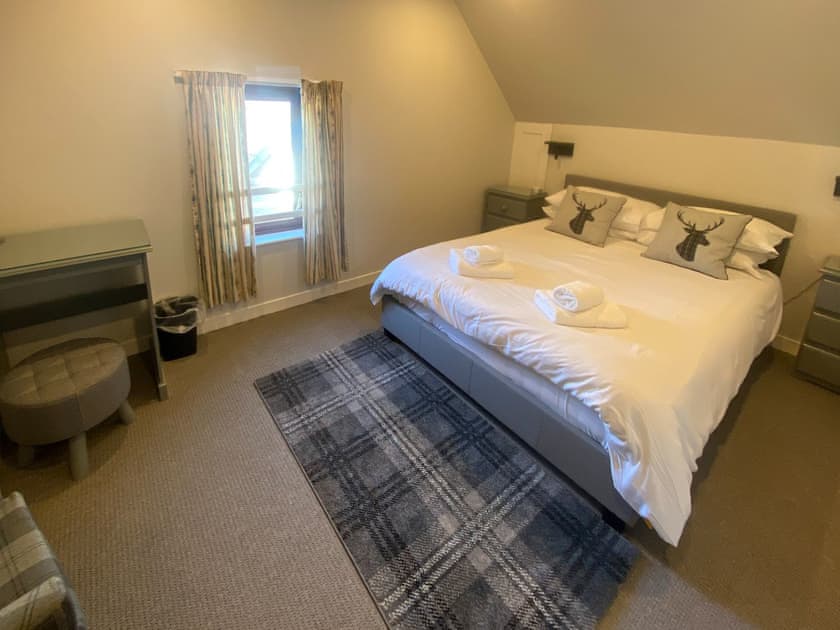 Double bedroom | Dubh Sgeir - Puffin, Oban