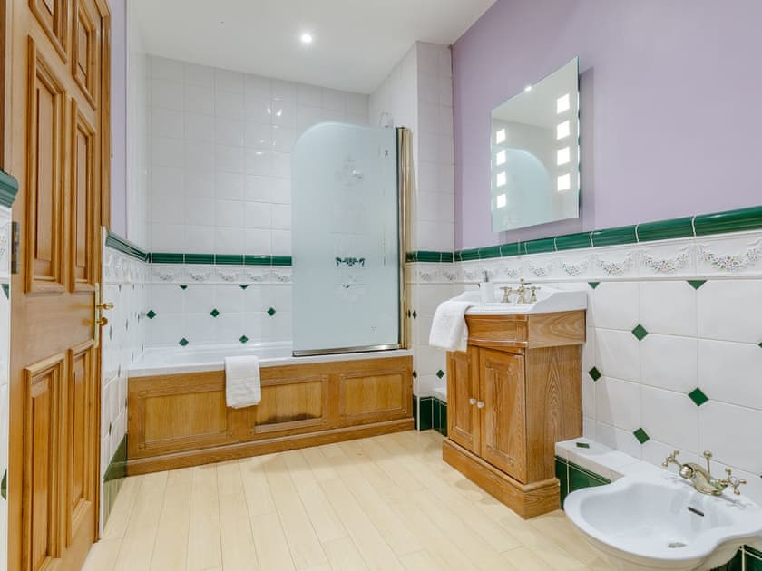 Bathroom | Henrhiw Farm - Henrhiw Farm Cottages, Monkswood, near Usk