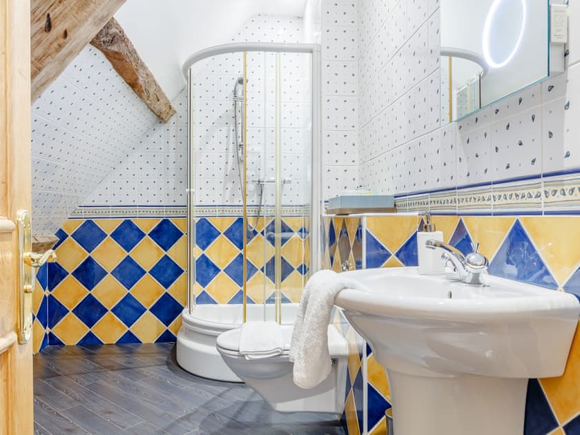 Bathroom | Henrhiw Farm - Henrhiw Farm Cottages, Monkswood, near Usk
