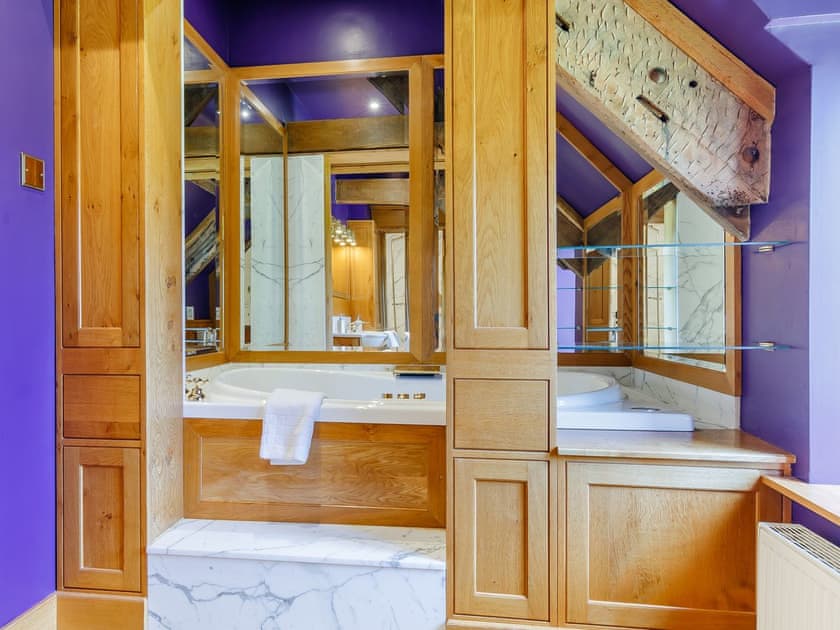 Bathroom | Henrhiw Farm - Henrhiw Farm Cottages, Monkswood, near Usk