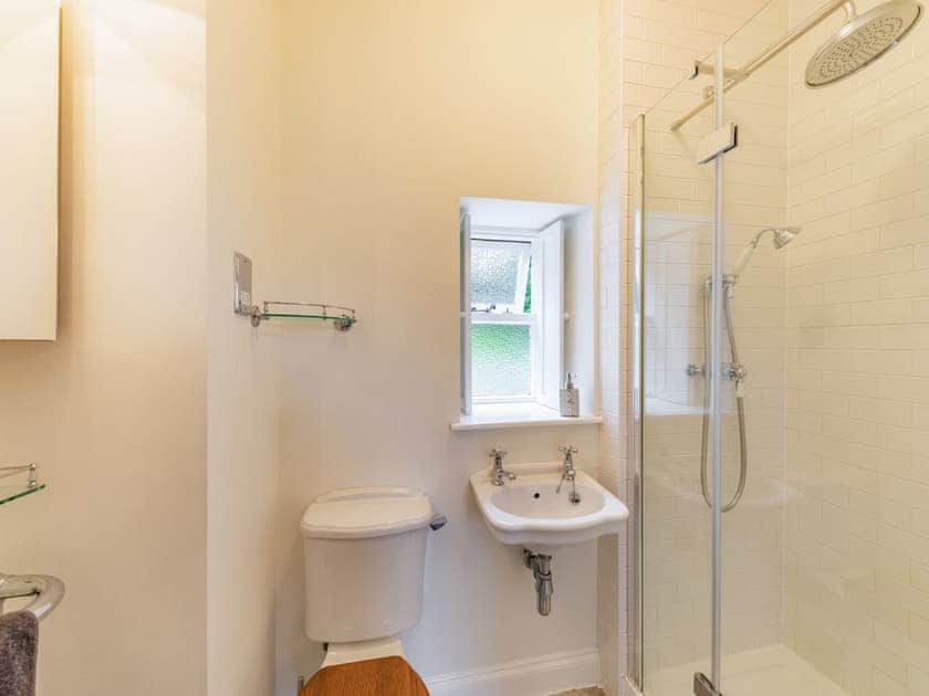 En-suite | Catmint Cottage, Lea, near Matlock