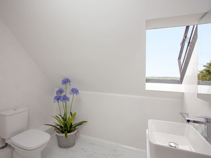 En-suite | View Cottage, Brixham