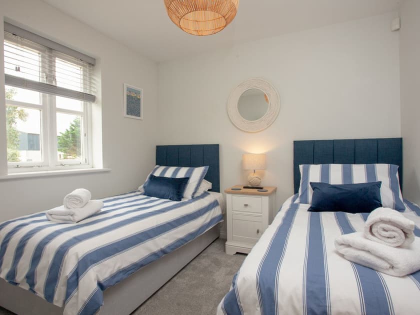 Twin bedroom | View Cottage, Brixham