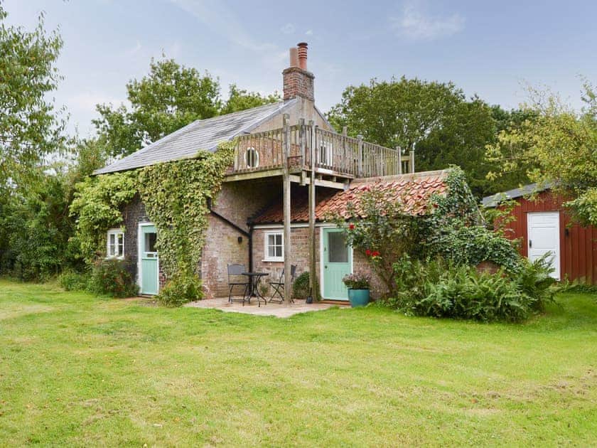 Exterior | Willow Cottage, Repps with Bastwick, near Martham