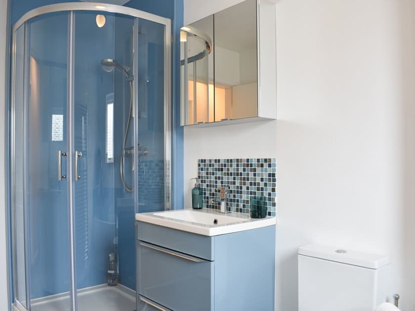 Bathroom | 6 Twentyman Court, Keswick