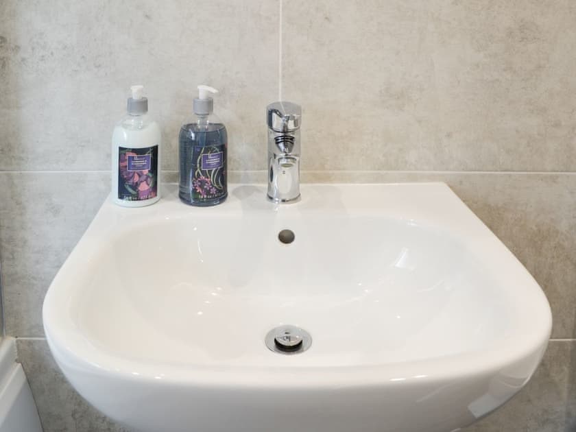 Bathroom | Poppys’ Place, Bridlington