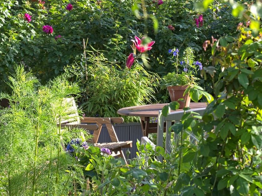 Sitting-out-area | Lower Canterbury House, Gattonside, near Melrose