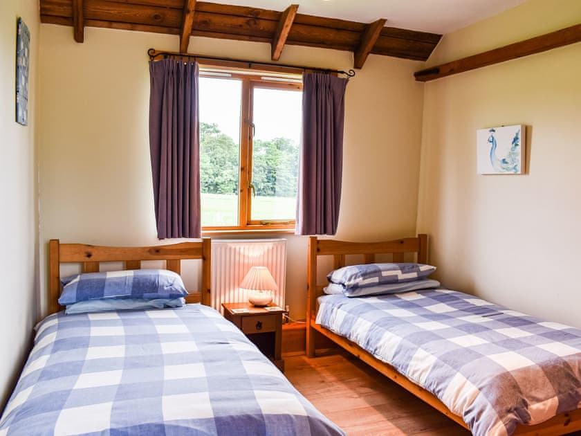 Twin bedroom | The Long Barn, Chelmsford