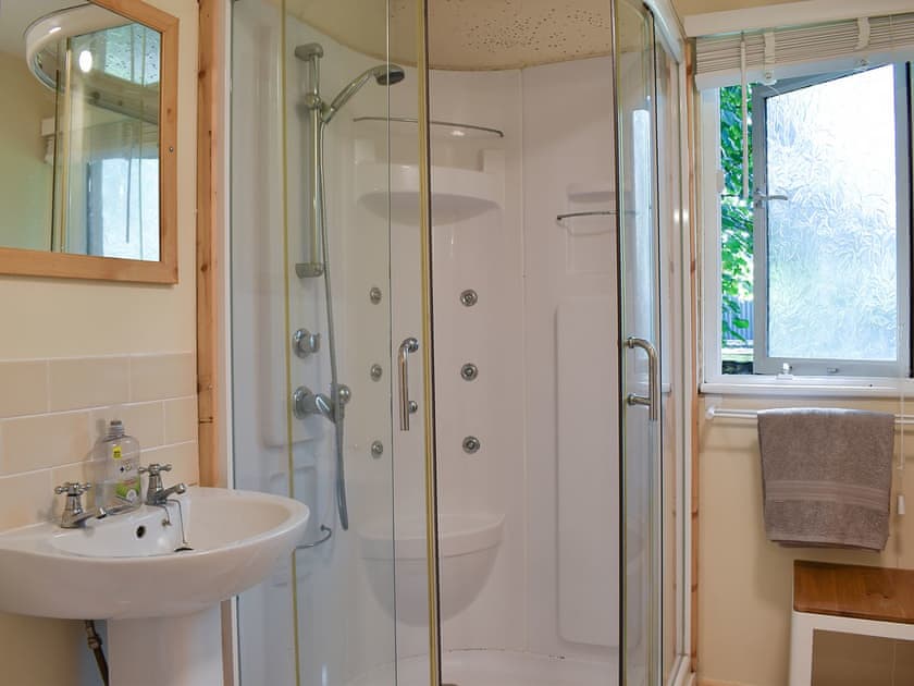 Shower room | Drumble Lodge, Newbold Astbury, Congleton