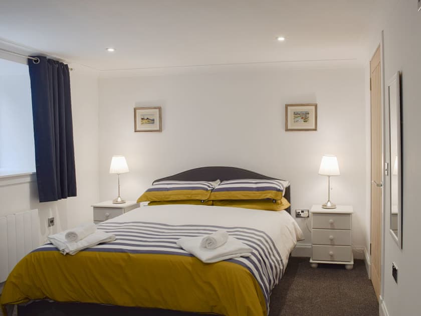 Double bedroom | 2 Mill Hall Cottages, Newburgh, near Cupar