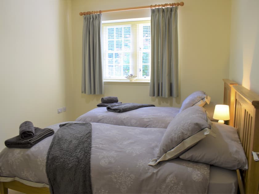 Twin bedroom | The Old Frame House, Rock