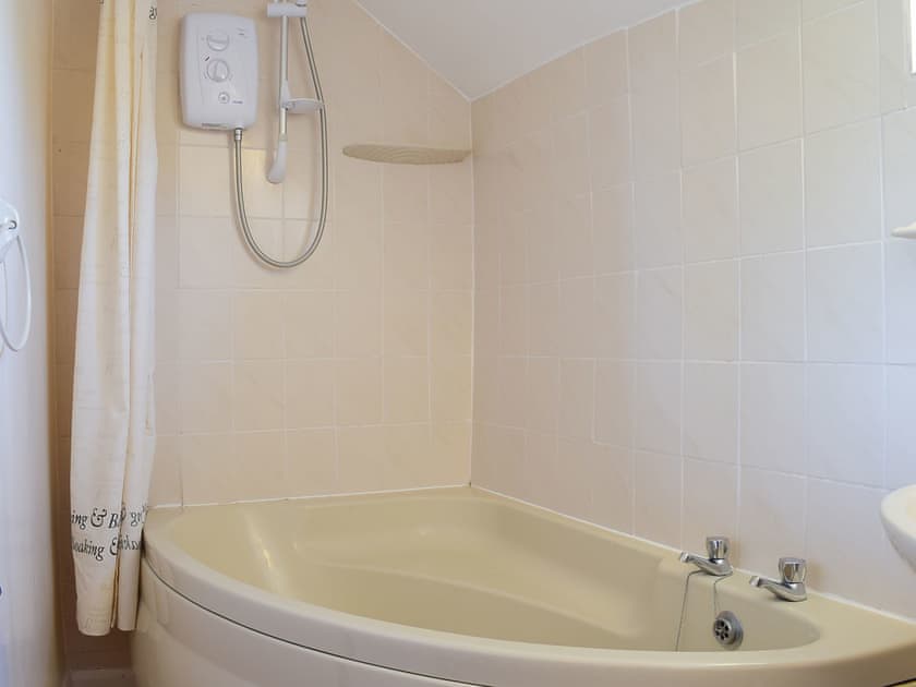 Bathroom | Canon’s Cottage, Clun