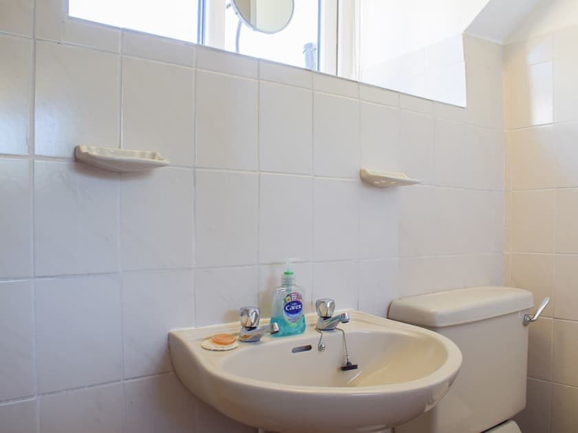 Bathroom | Canon’s Cottage, Clun