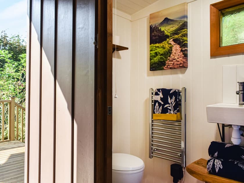 Shower room | The Engine Shed, Battersby Junction