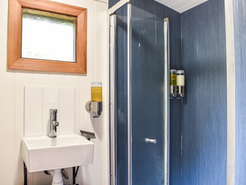 Shower room | The Engine Shed, Battersby Junction