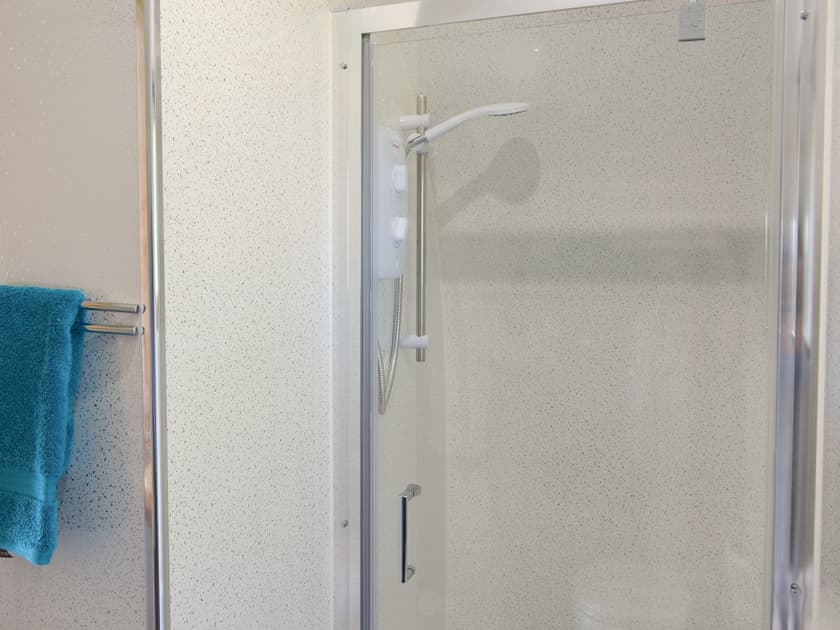 Shower room | Windsong - Sea Dreams and Windsong, Theddlethorpe, near Mablethorpe
