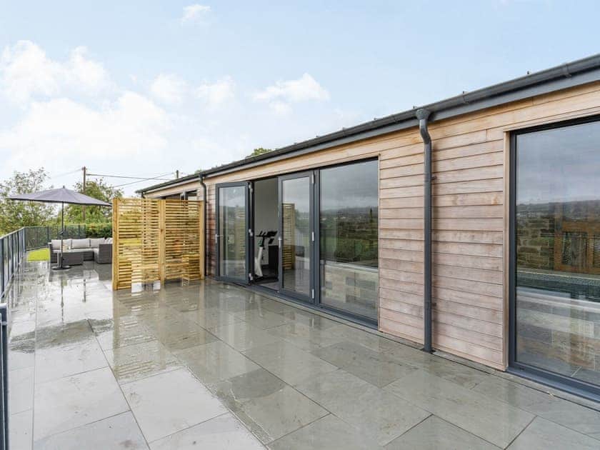 Patio | Cwtch Ty Gwyn, Llandeilo