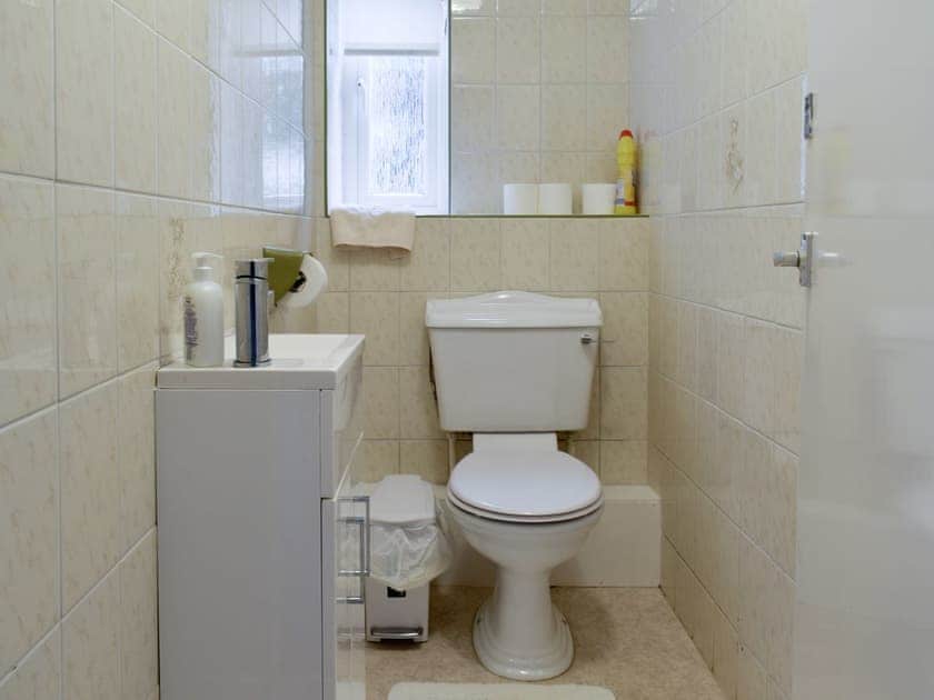 Separate toilet | Sisial Y Gwynt, Llanarmon yn Lal
