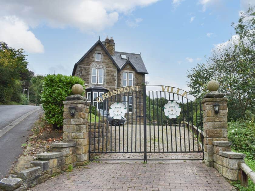 Driveway | Grosmont Villa, Grosmont